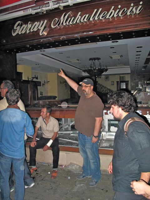 Amid plenty of superficial damage and cracked display windows, the only shop on Istiklal that was truly pillaged was the pastry shop owned by Istanbul Mayor Kadir Topbaş