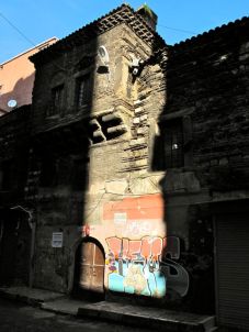 Jutting angles persembe pazari Istanbul better